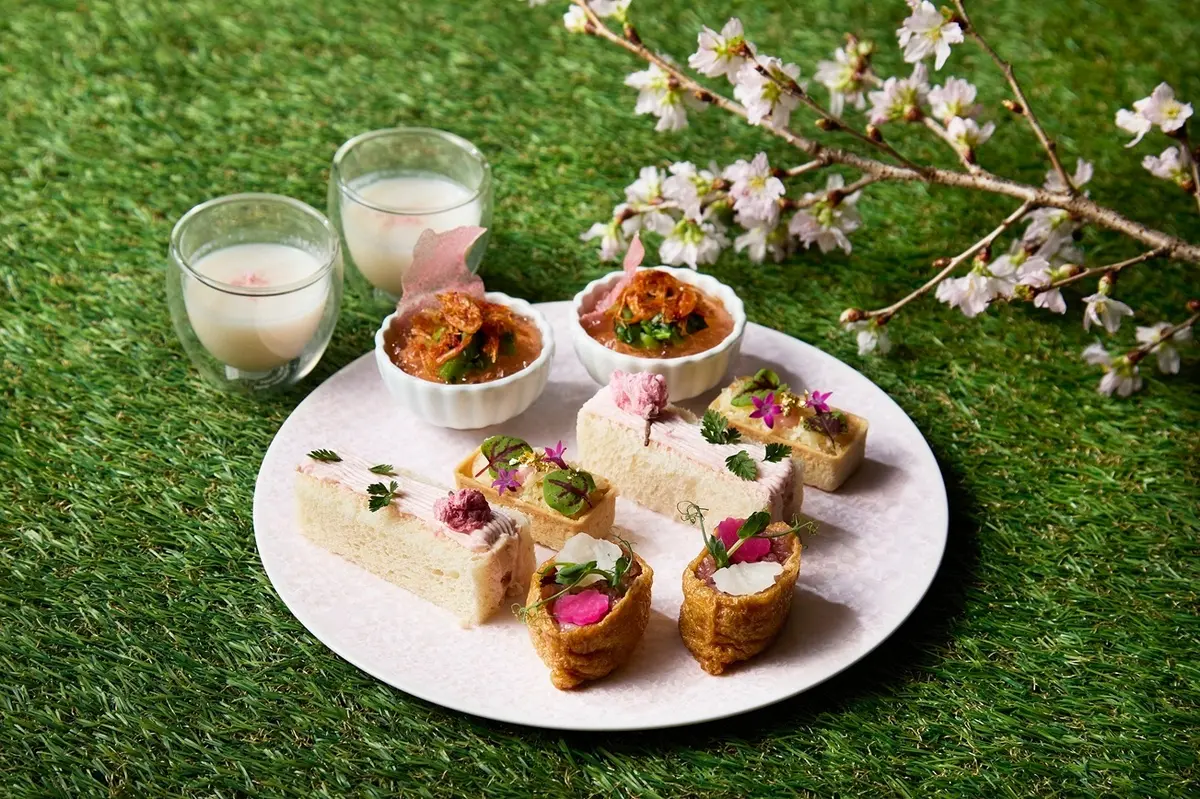 アフタヌーンティー　シャングリ・ラ東京　ザ・ロビーラウンジ　桜薫る春のアフタヌーンティー　スイーツ