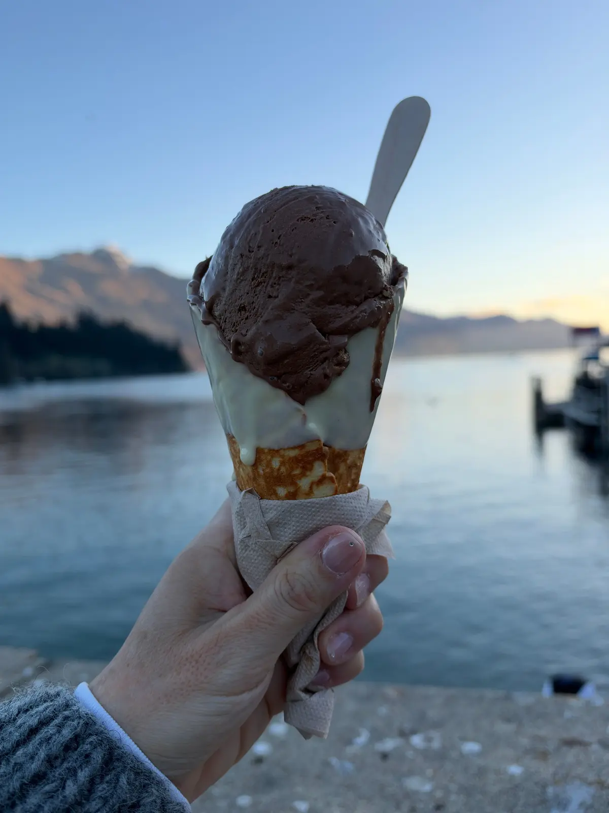ニュージーランド　クイーンズタウン　ワカティプ湖　newzealand　queenstown　絶景　湖　自然　skyline ゴンドラ　パタゴニア　ジェラート
