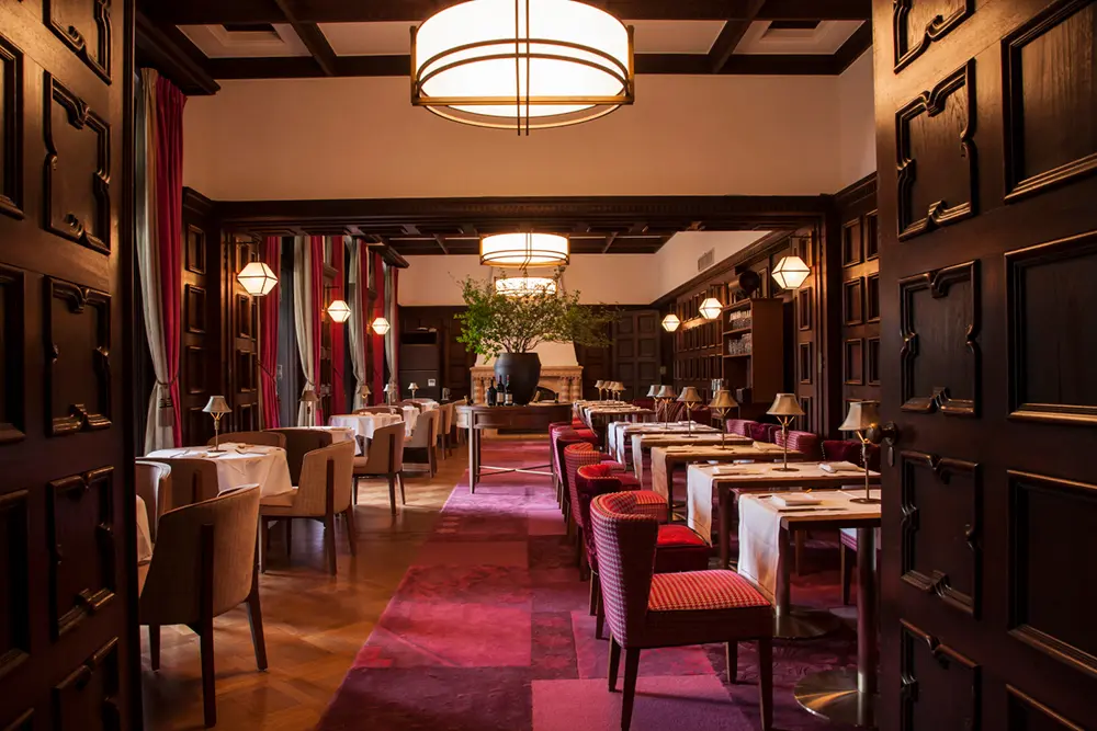 赤坂プリンス クラシックハウス　ラ メゾン キオイ　内観　名建築カフェ