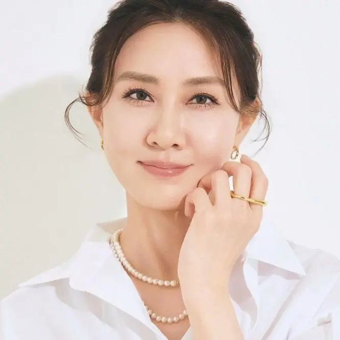 貴子