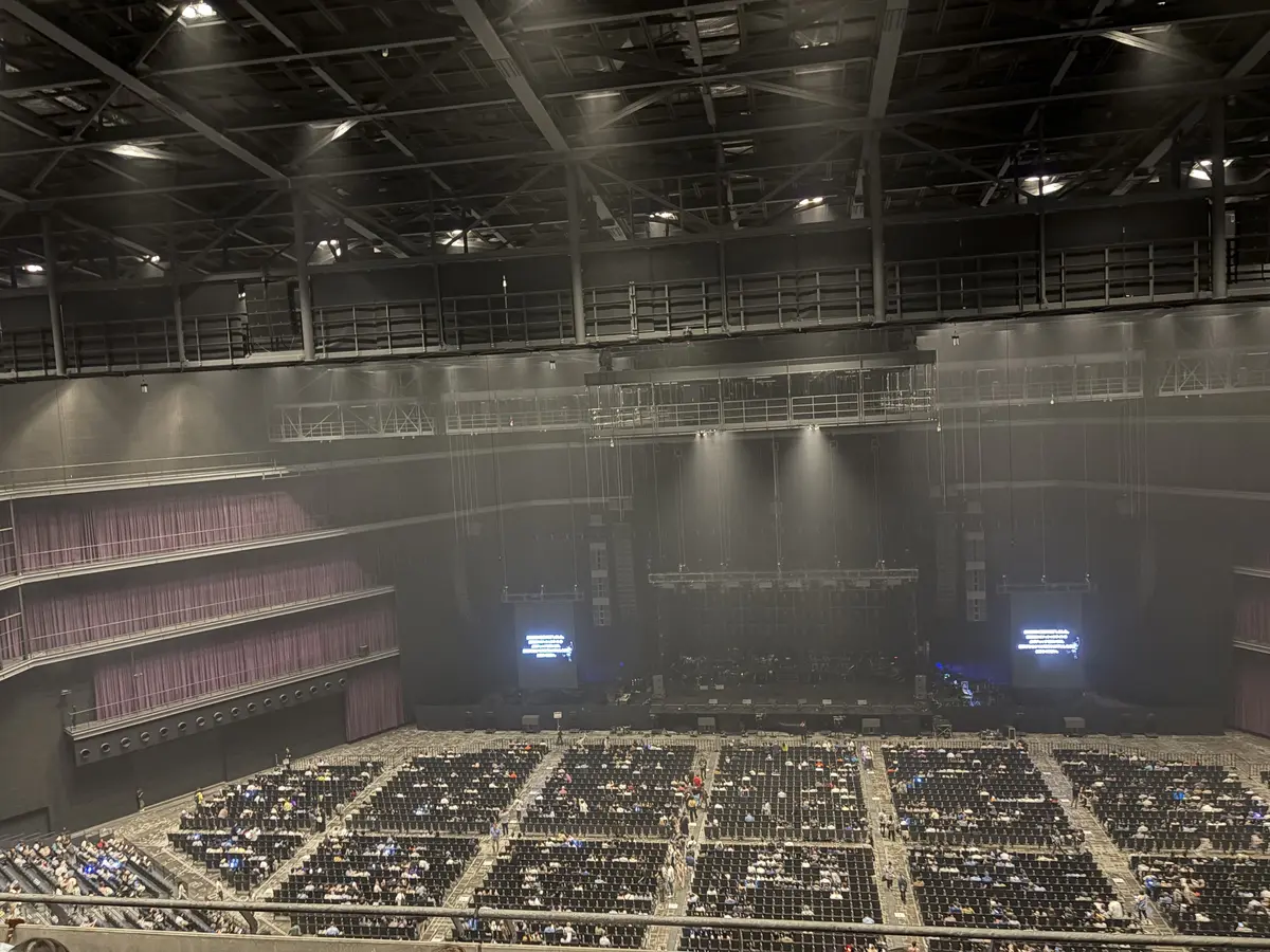 2万2000人収容のKアリーナ横浜の内部（開演前）