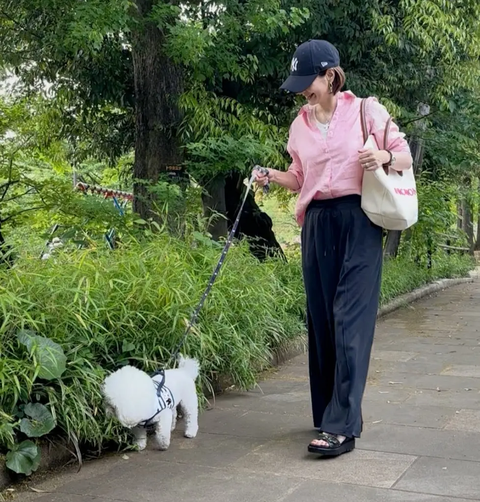 キャップ サンダル ユニクロ　リネンシャツ パンツ　初夏コーデ