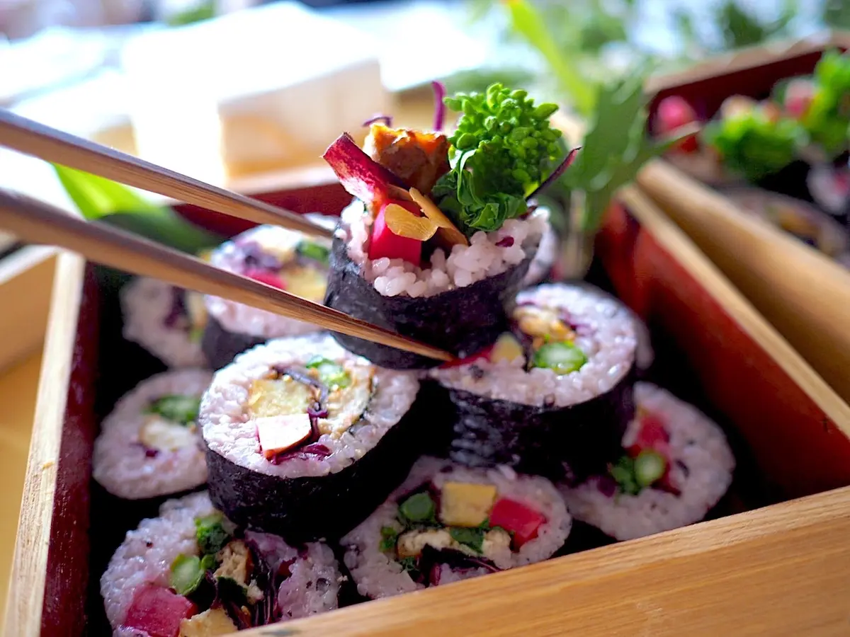 植物性食材だけで作るヴィーガン太巻き