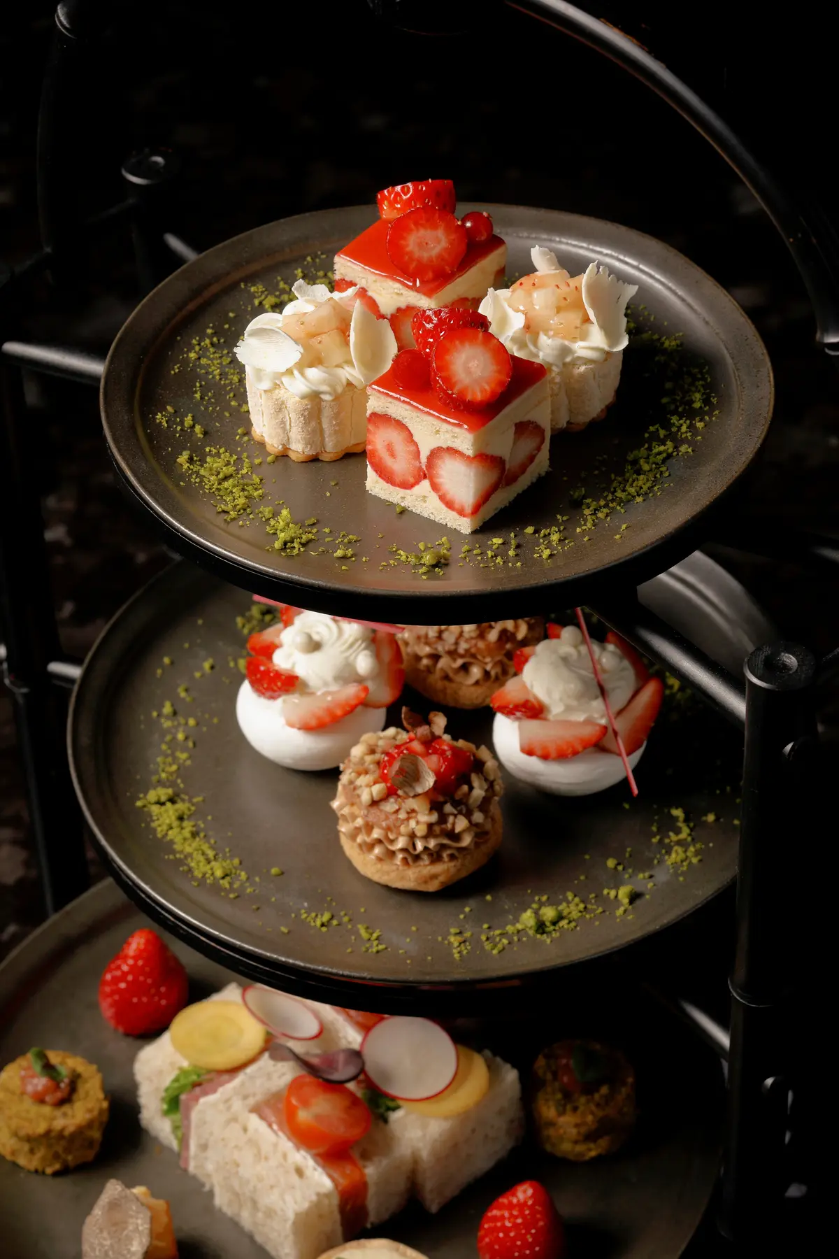 アフタヌーンティー　アマン東京 ザ・ラウンジ by アマン いちご クラシックなフランス生菓子