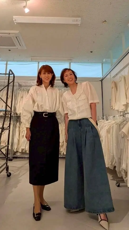 白ブラウスが約2000点『着て、見て、触の画像_11