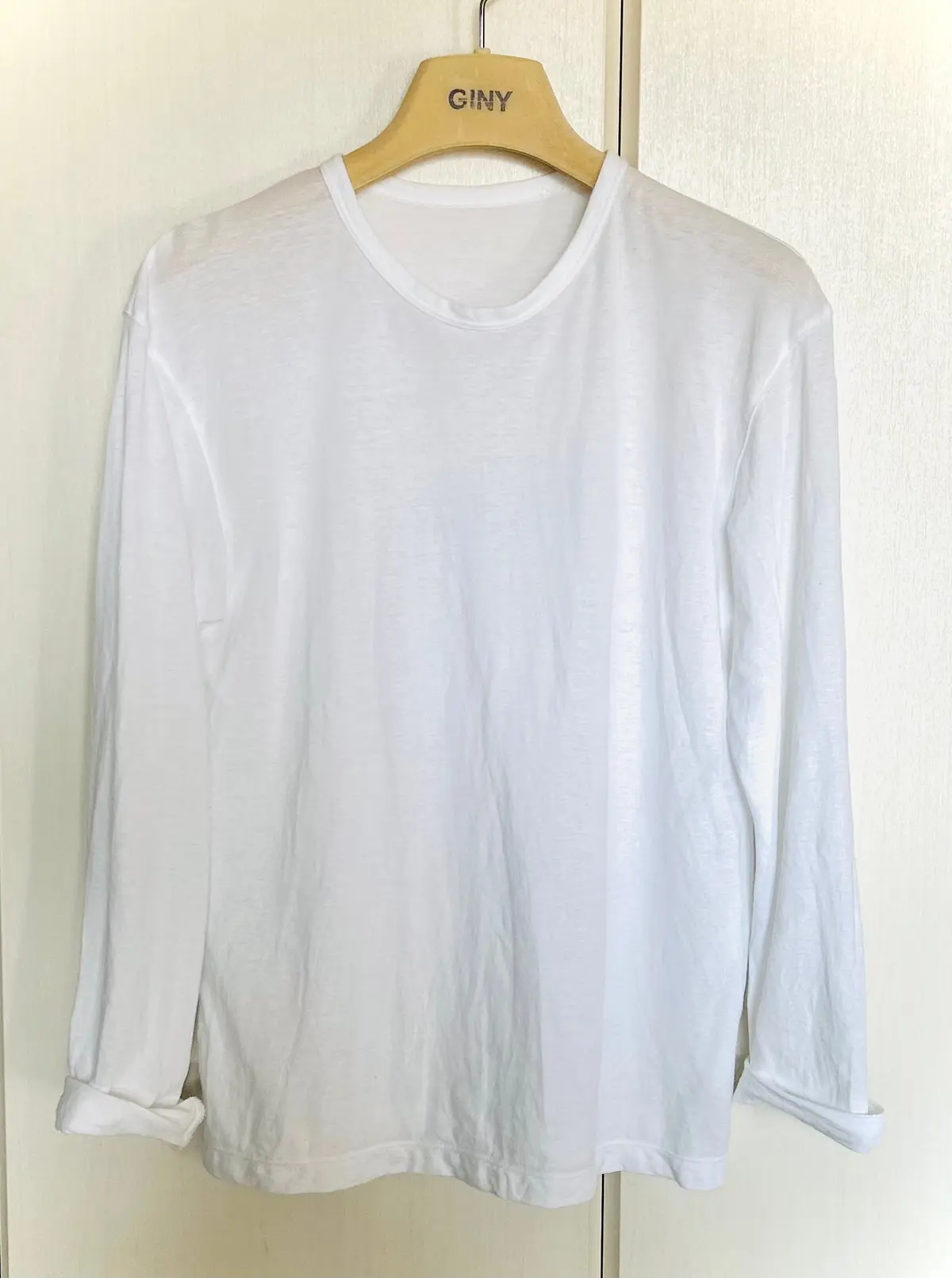 重ね着にぴったり！無印良品の長袖Tシャツの画像_2