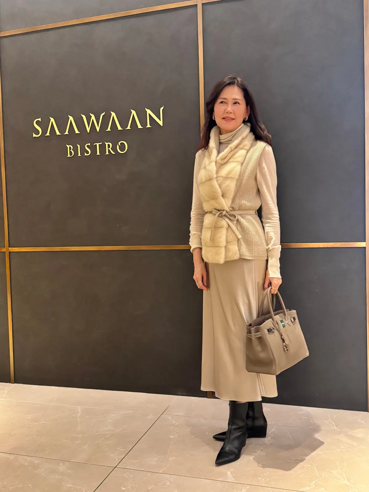 ワントーンコーデでエクラ女子会ランチへ【の画像_6