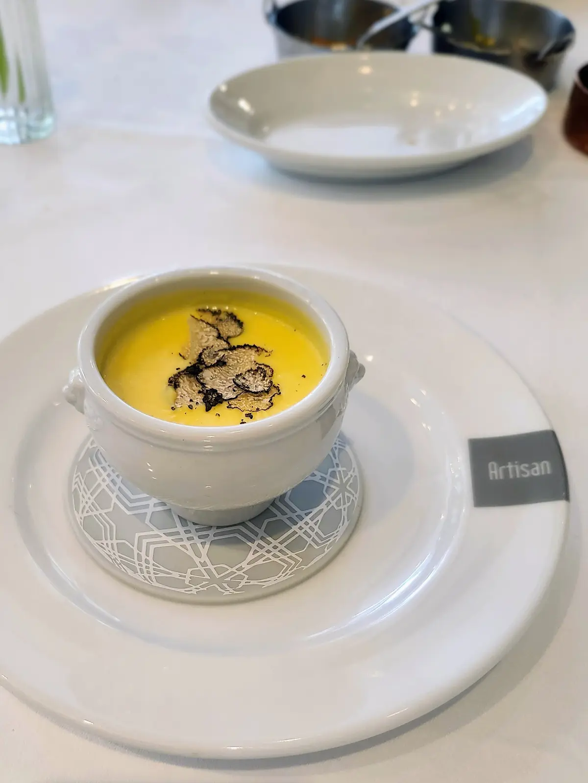 横浜ランチ、日本大通り、レストランアルティザン、ビストロ、フレンチ、40代ファッション、プリン、プリンアラモード、ステックフリット、初夏、