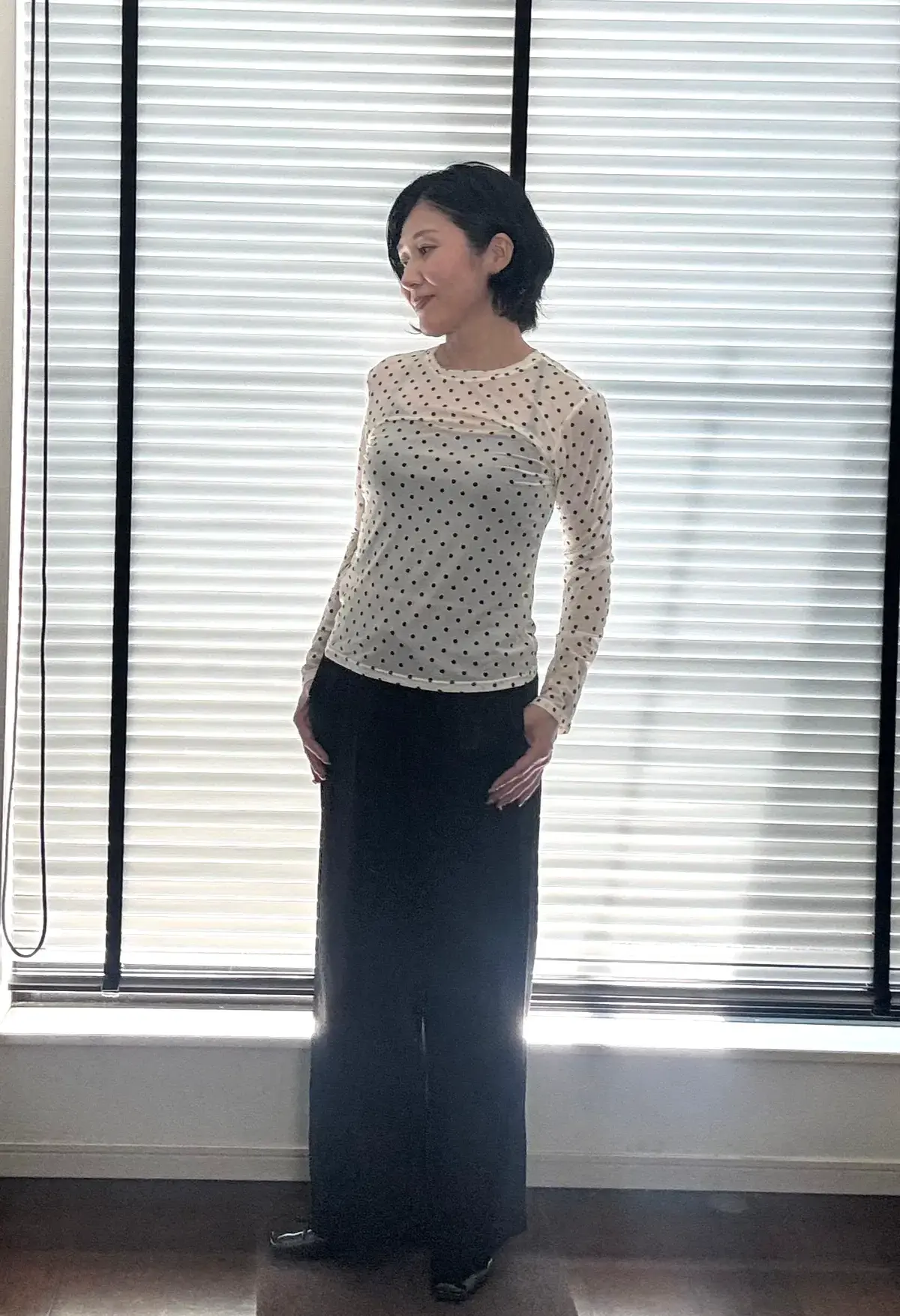 【50代夏コーデ】GUで叶えるトレンド。シアードットTとサテンイージーパンツ