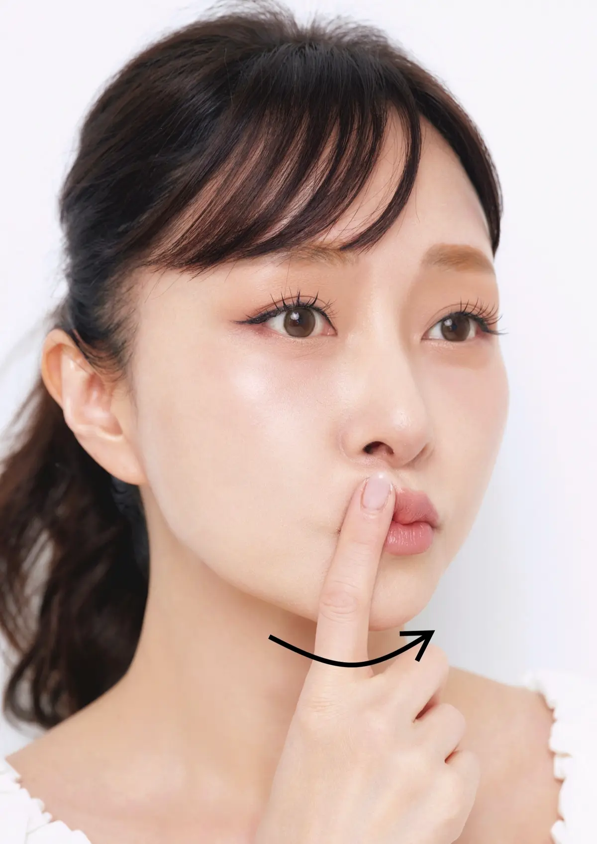 石井美保　引き締めケア　口まわりの筋肉の癒着はがし