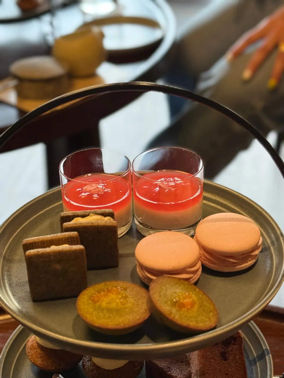 奈良　若草山　VILLA COMMUNICO　オーベルジュ　アフタヌーンティー　ラウンジ　奈良カフェ　奈良観光　奈良グルメ　観光スポット　ロクメイコーヒー