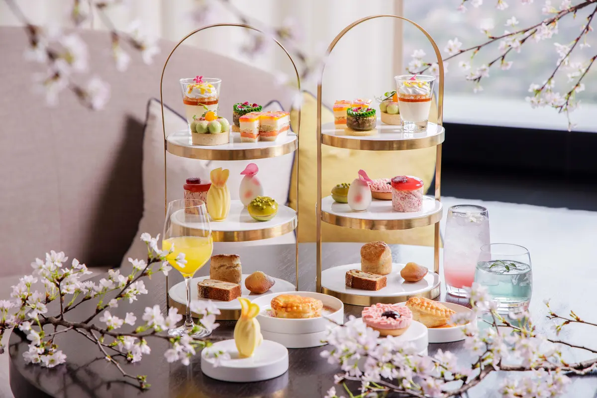 フォーシーズンズホテル東京大手町「THE LOUNGE ザ ラウンジ」　アフタヌーンティー