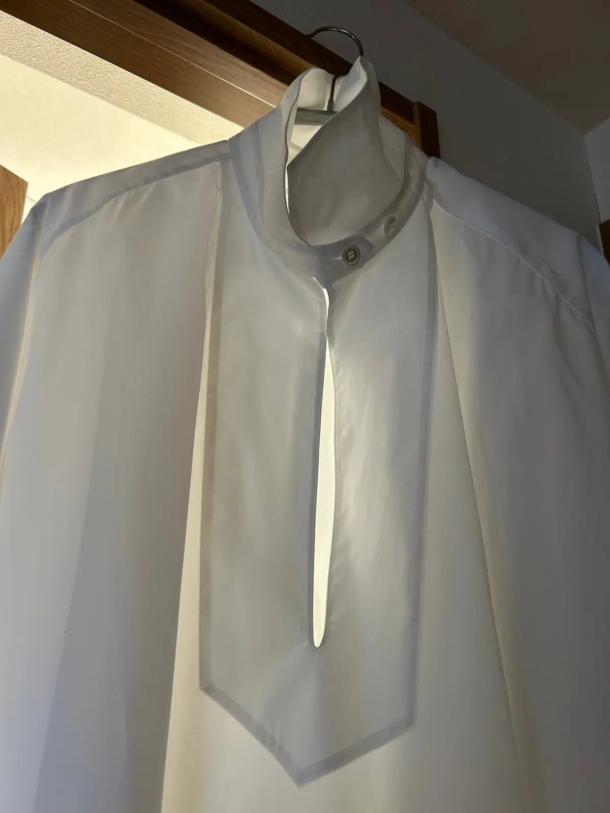 イレーヴ×ブリエンヌのシャツ　スタンドカラー エクラ編集部員の偏愛名品図鑑