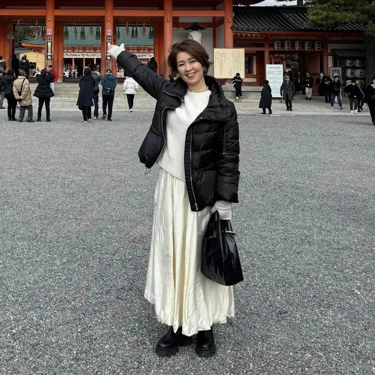 根本有加里さん　大人のお出かけに◎重見えしない黒ダウン