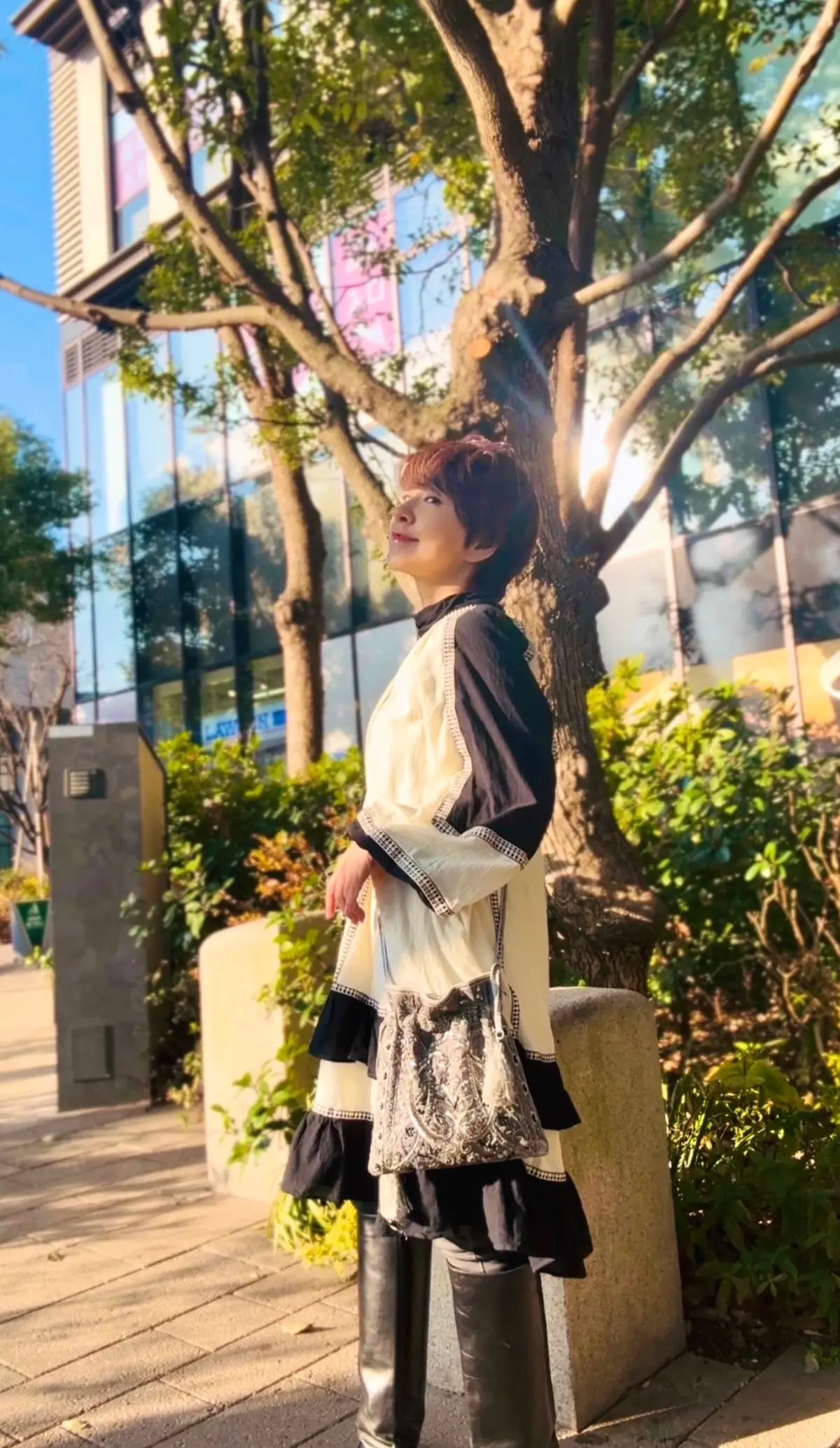 ブラックベースで春へシフト　　大人のワンの画像_2