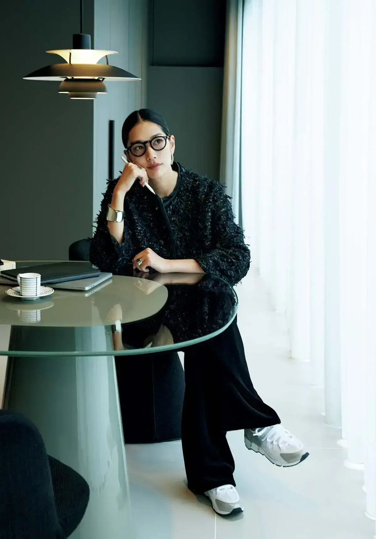 リュクスなオーラを放つリボンツイードノーカラー