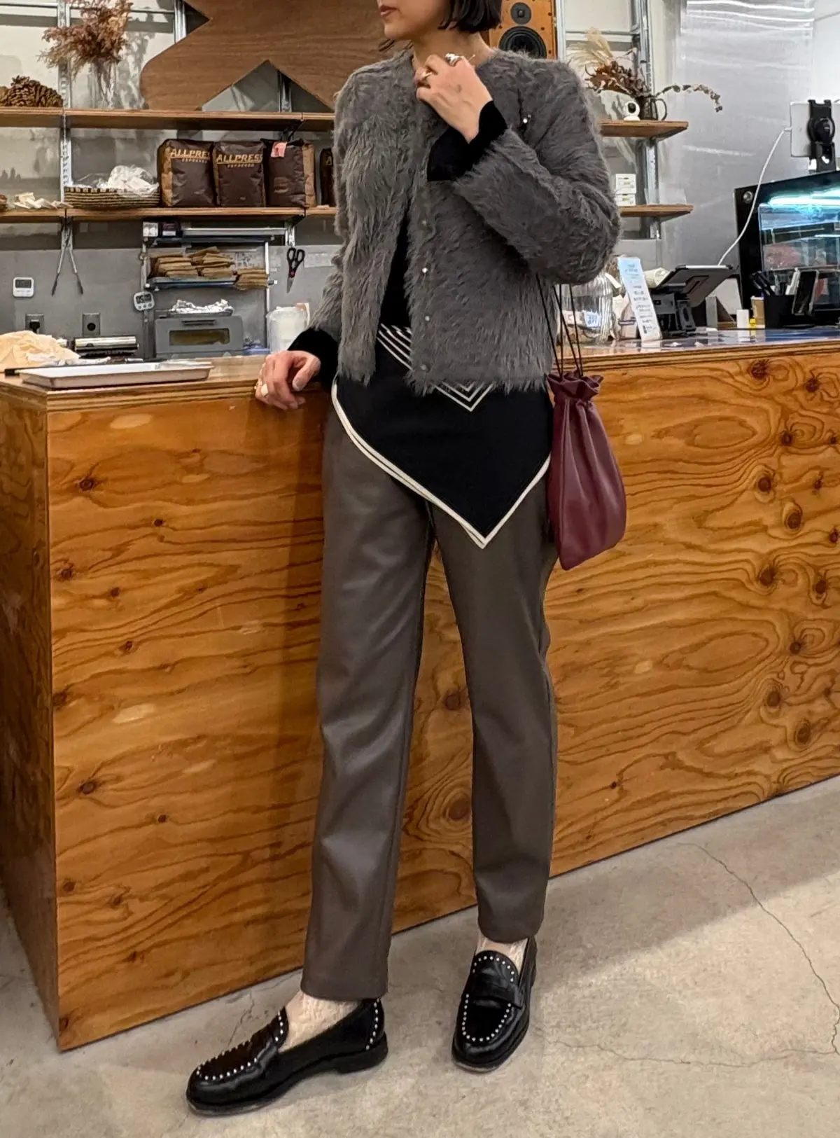 スカーフ　フェイクレザー　ローファー　レース