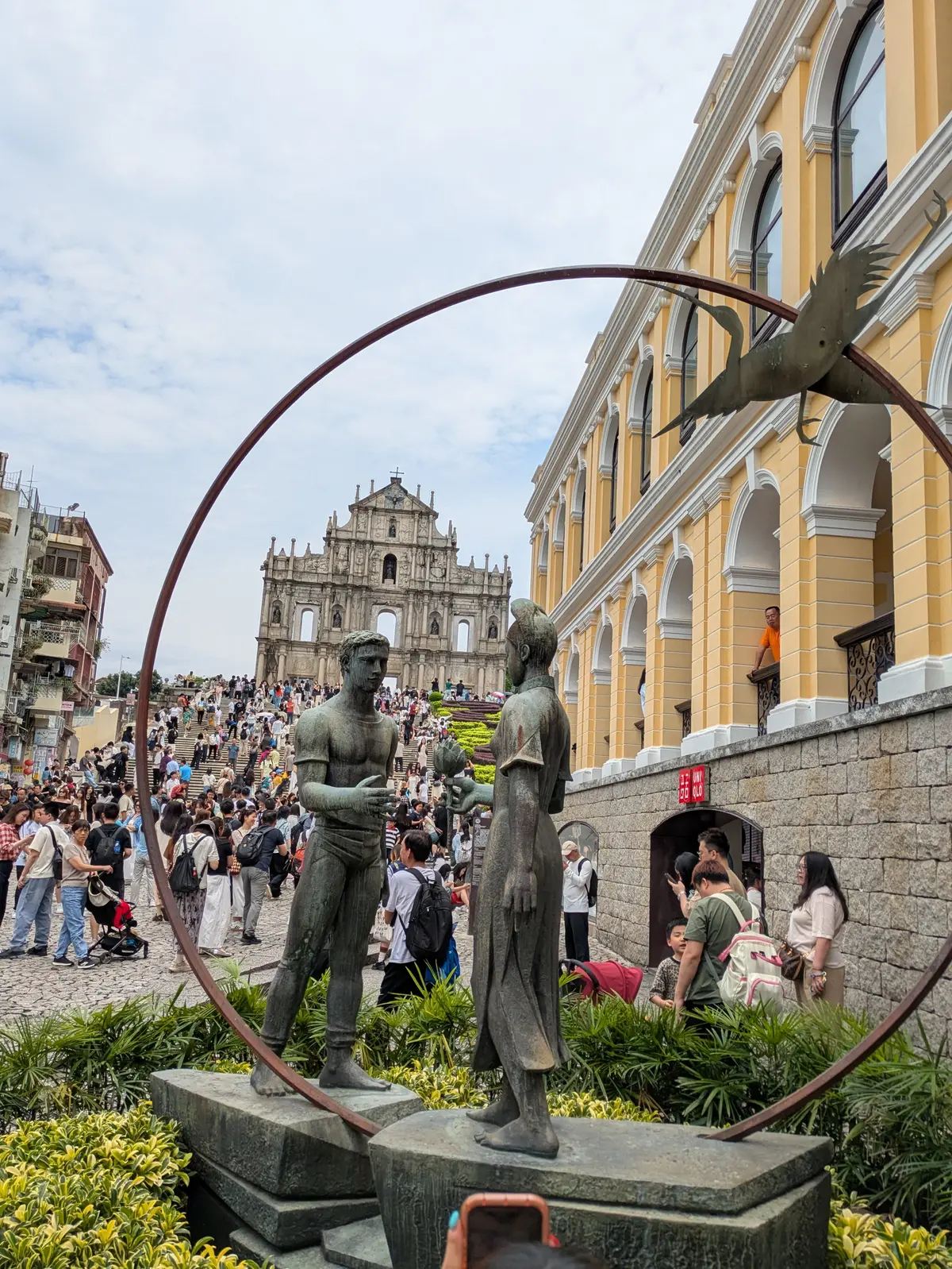 Macau。