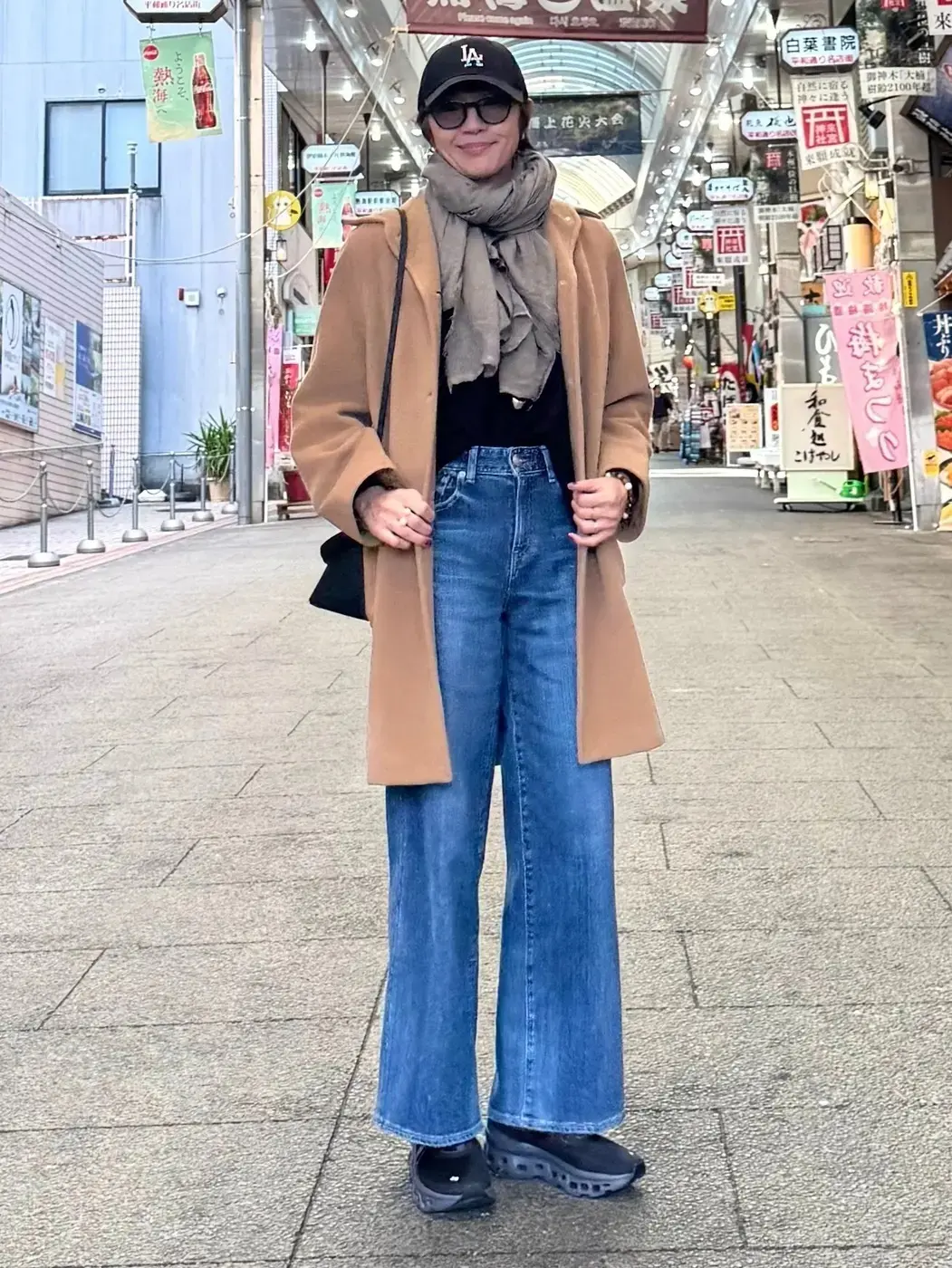 マックスマーラのミドル丈コート デニム 春　旅行コーデ