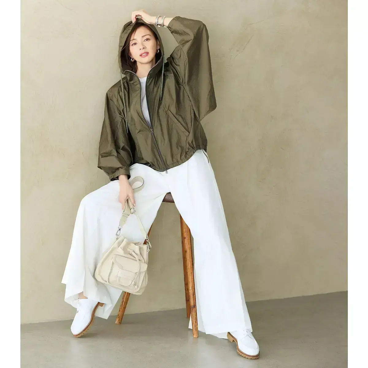 HERNO フーデットブルゾン 春コーデ