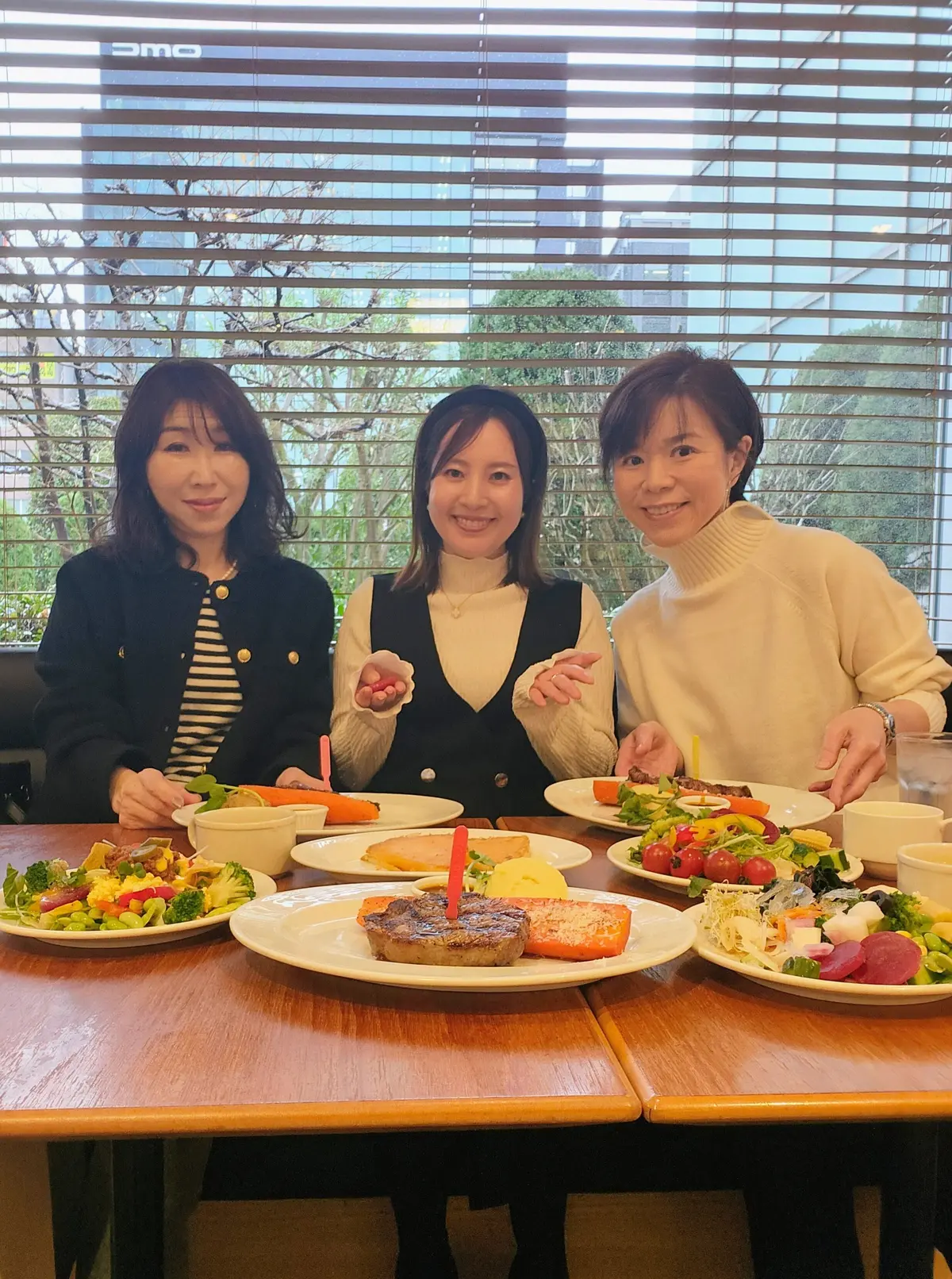 プロ野球、セ・リーグ、広島東洋カープ、横浜DeNAベイスターズ、カープ女子、小林誠司、東京ドーム、長嶋ゲート、王ゲート、野球殿堂博物館、Sizzler、東京ドームホテル、ペナントレース、順位予想