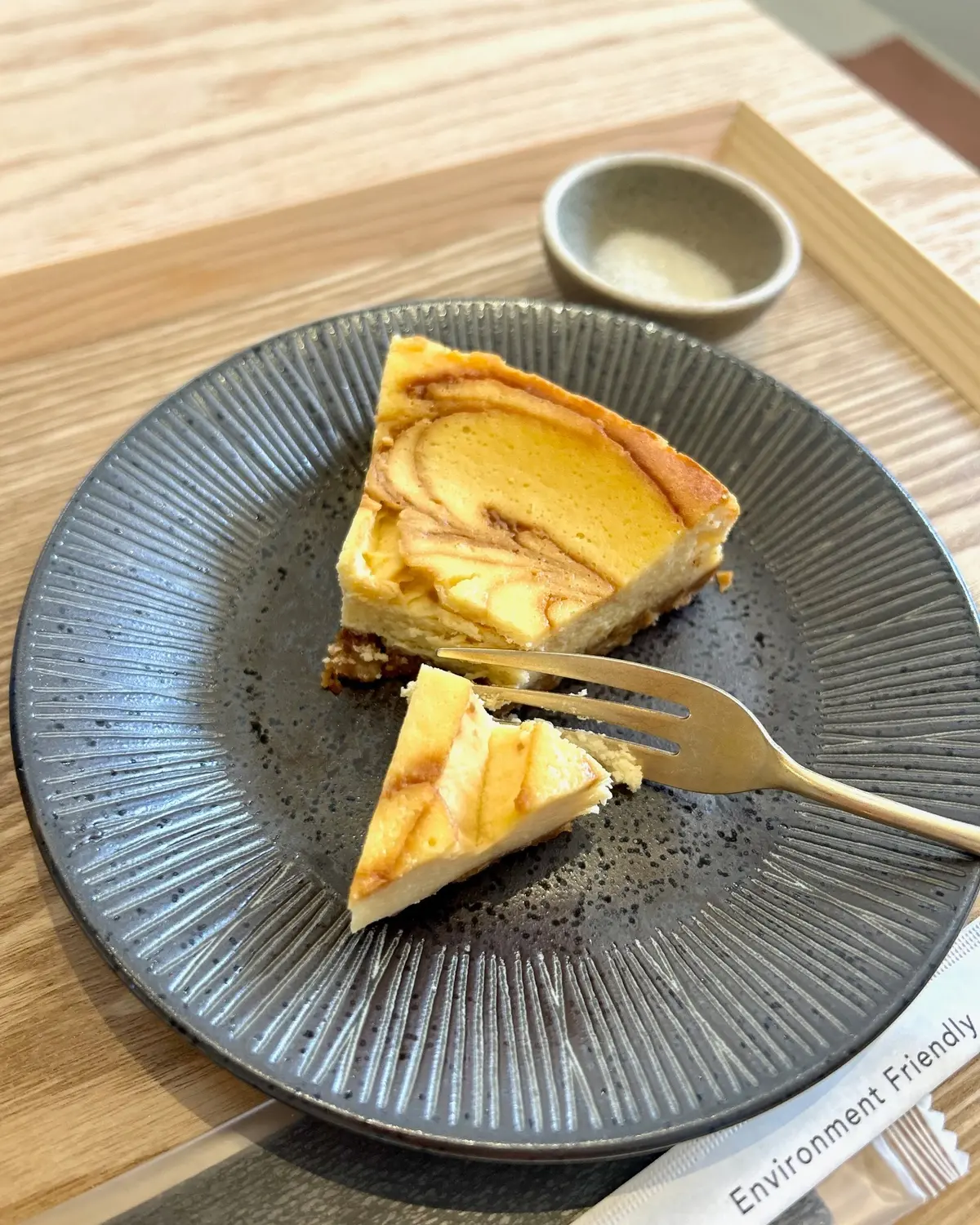 アニヤ・ハインドマーチのビッグトートをおの画像_12