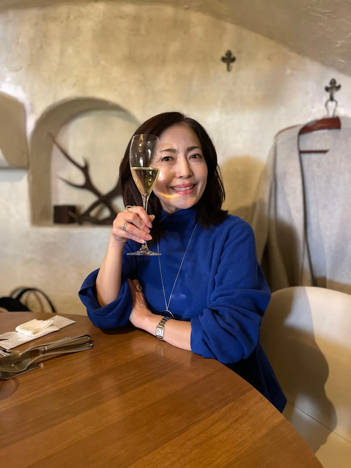 週末夫婦デートはロイヤルブルーのニットとの画像_7