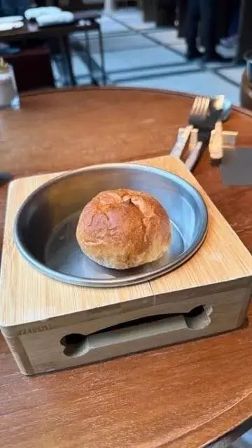 キンプトン新宿東京　ディストリクト　パン