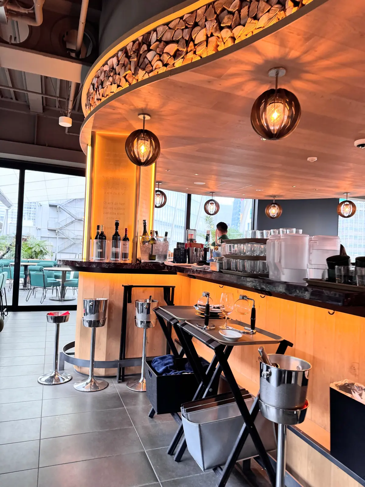 Osteria IL VIAGGIO (オステリア イル ヴィアッジオ)店内