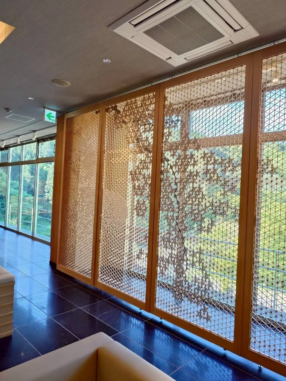 土湯温泉「ホテル向瀧」の組子細工