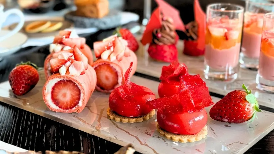 アフタヌーンティー デシュタニ京都 Dusit Gallery 和束町産いちごと紅茶のパリブレスト
