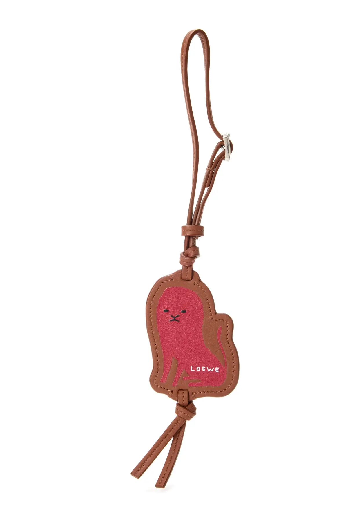 茶色のレザー製のキーホルダーで、赤いリスの形をしたチャームがついています。チャームには「LOEWE」のロゴが入っています。