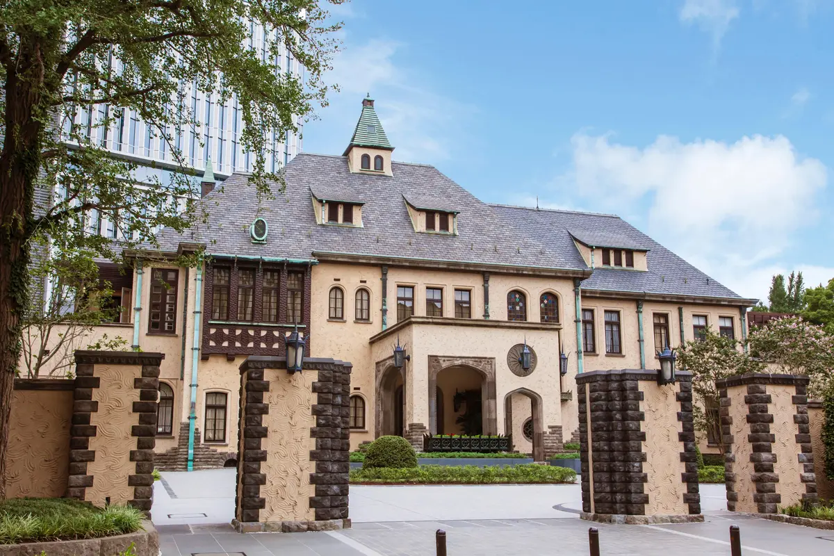 赤坂プリンス クラシックハウス　ラ メゾン キオイ　外観　名建築カフェ