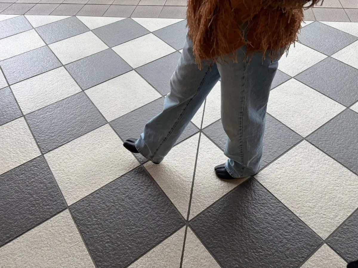 マルジェラブーツ　足袋ブーツ　50代コーデ