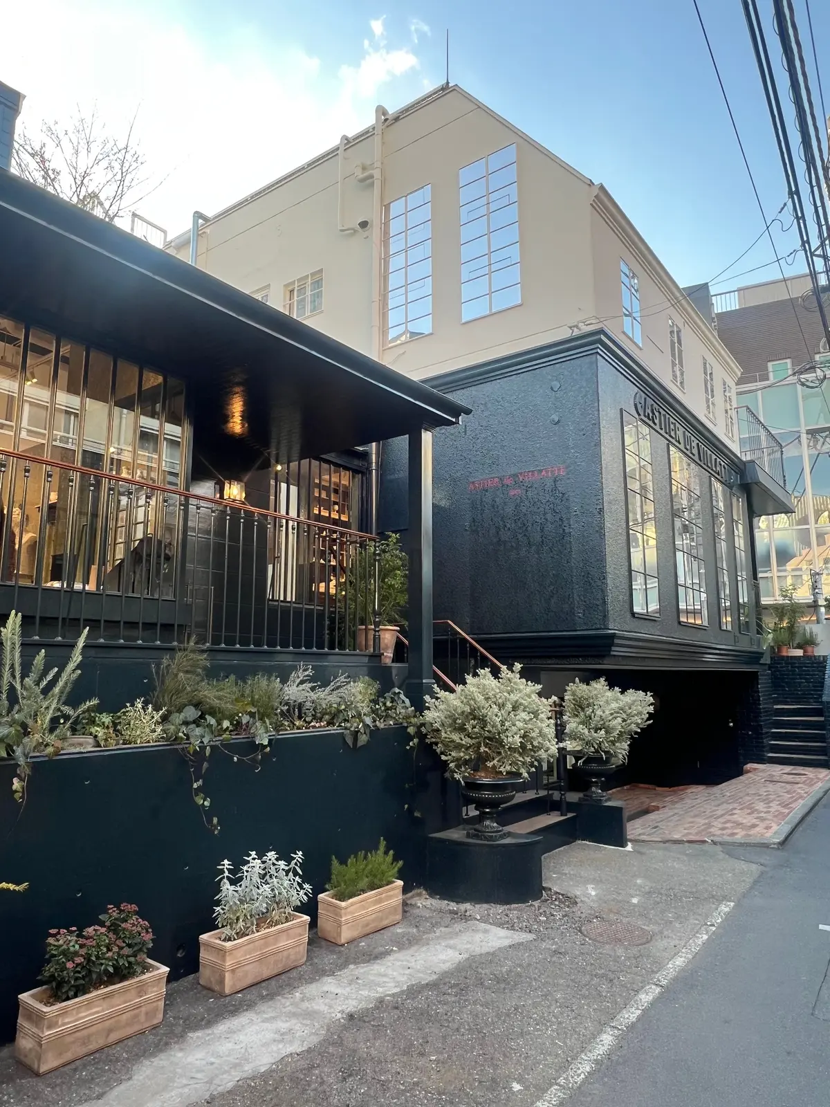 アスティエの外観