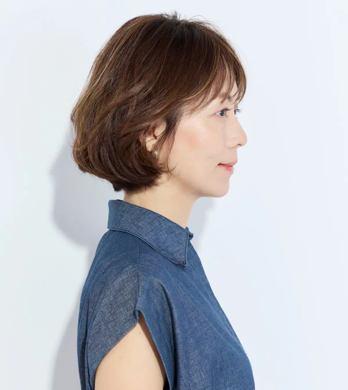 Webエクラ  横から見たボブヘアスタイル　40代 50代 髪型