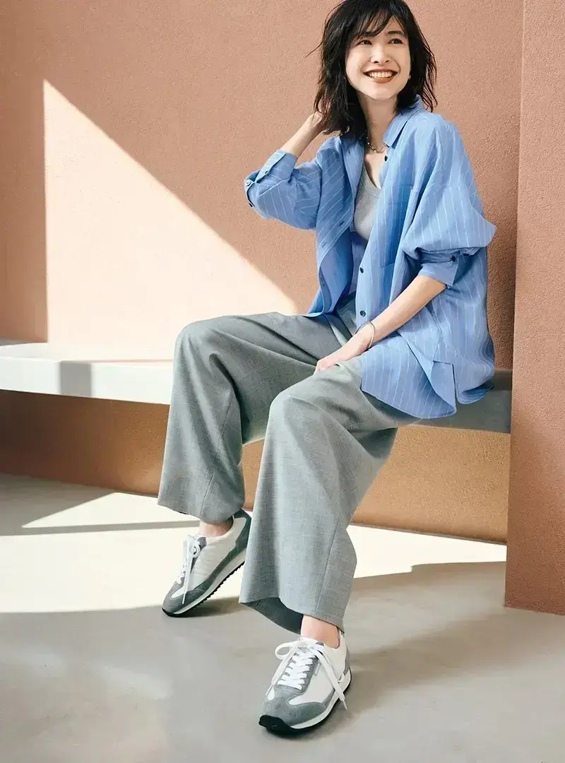 グレーパンツ派をときめかせる エクスクルーシブな配色が新鮮！