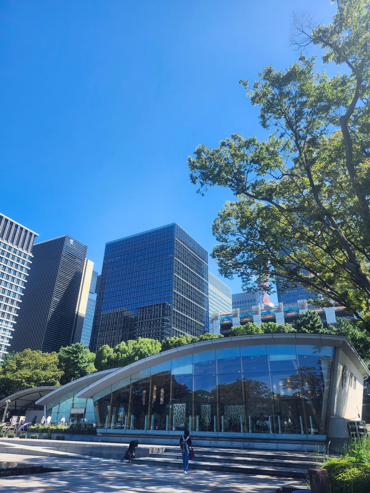 Tシャツ、ブラウン、アカウントTシャツ、アカウント、皇居外苑、和田倉噴水公園店、スタバ、スターバックス、店舗限定メニュー、大手町、和三蜜 ムース フォーム アーモンドミルク ラテ
