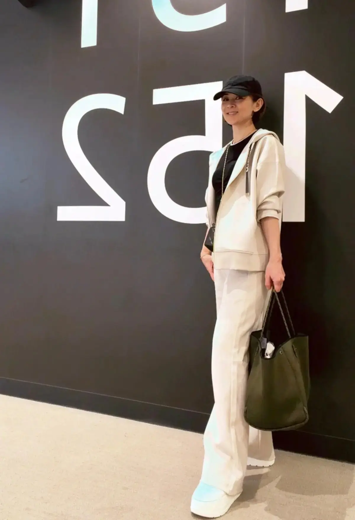 白スニーカー ZARA 春コーデ