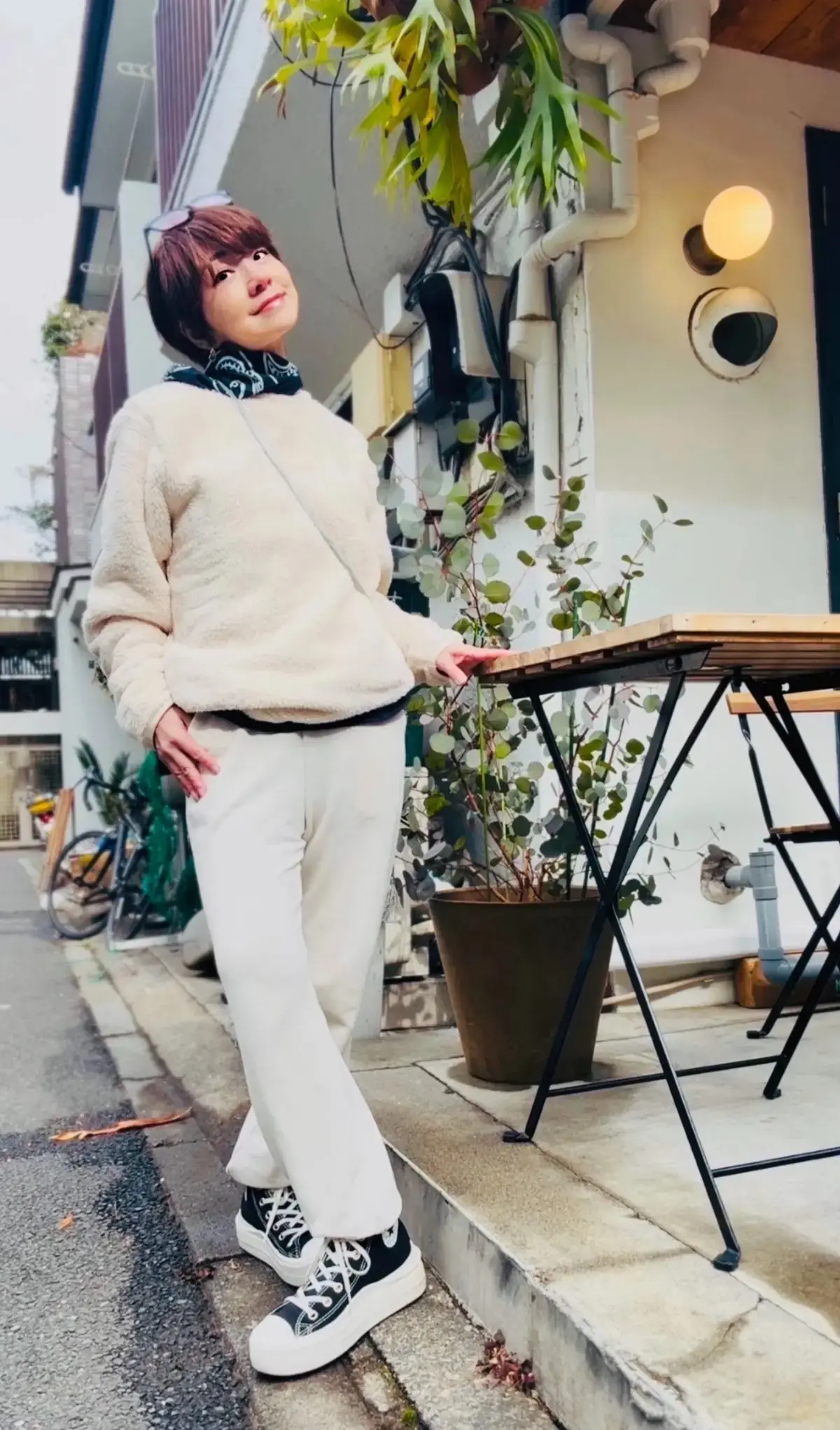 GU　オフホワイトコーデ　休日コーデ