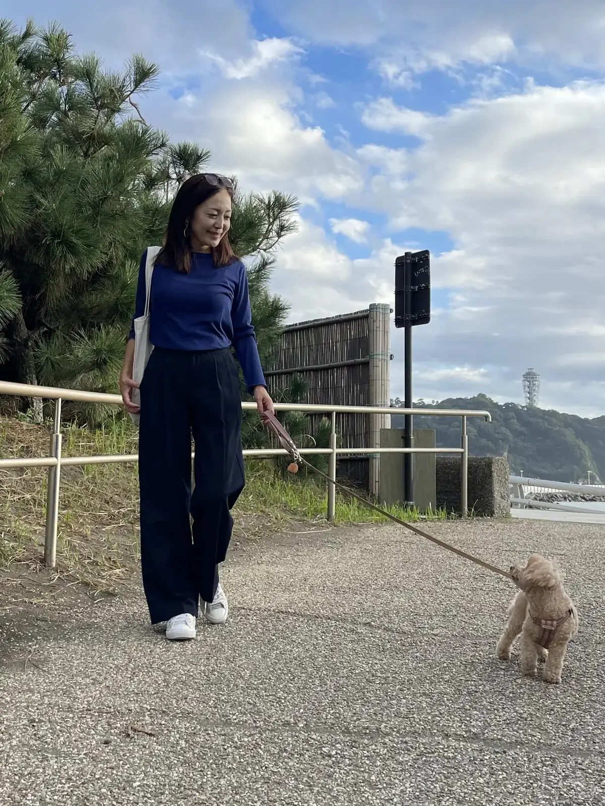エクラ華組  宮原江里子さん GUタックワイドパンツ　大人カジュアルコーデ