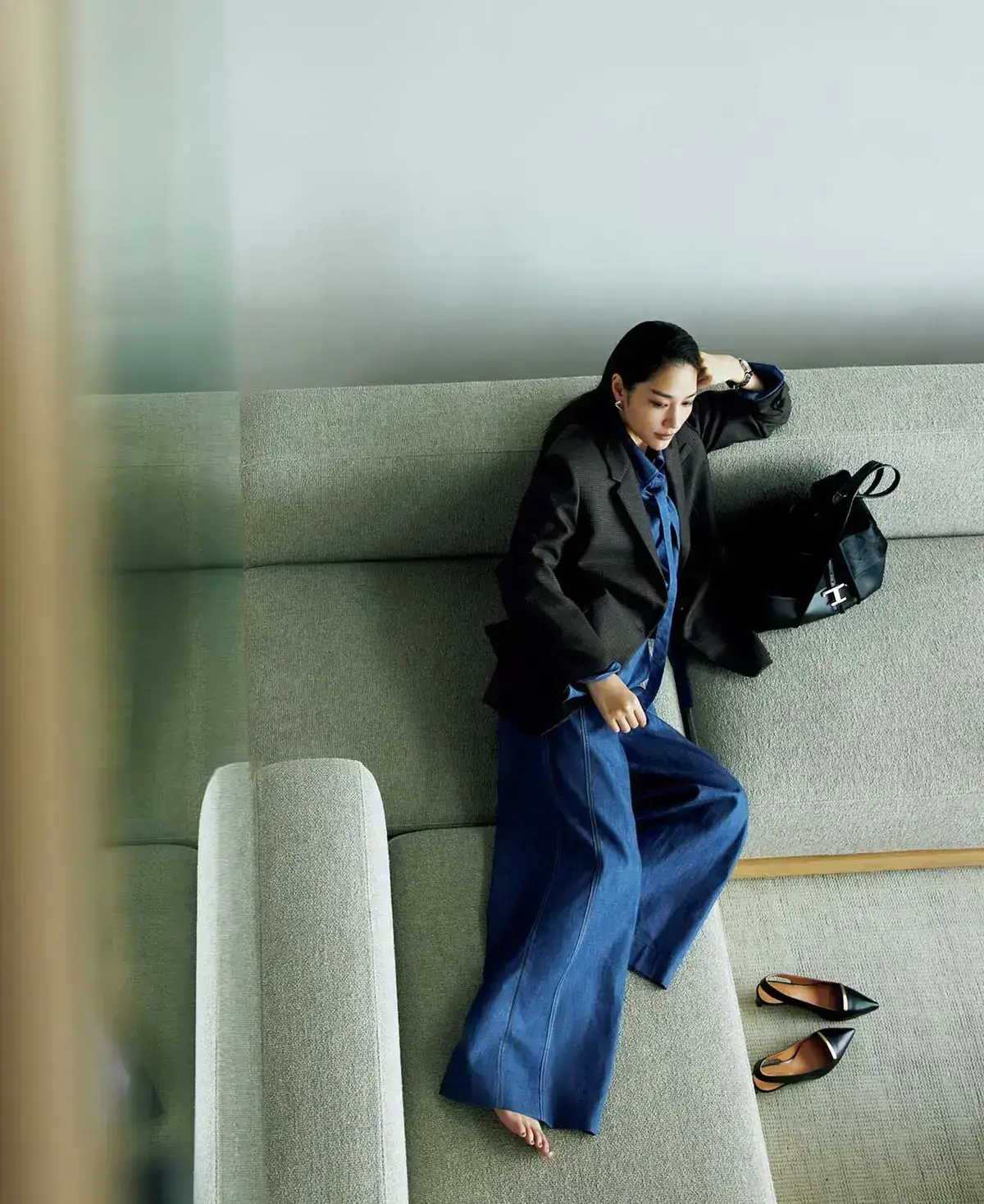 王道の千鳥格子柄を上質なモード感でアップデート