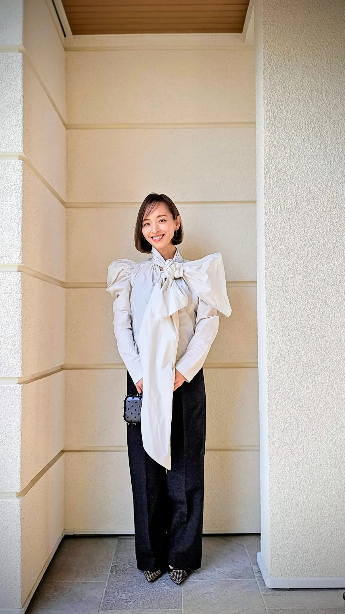 ビッグリボンシャツ一枚で楽しむ春コーデの画像_4