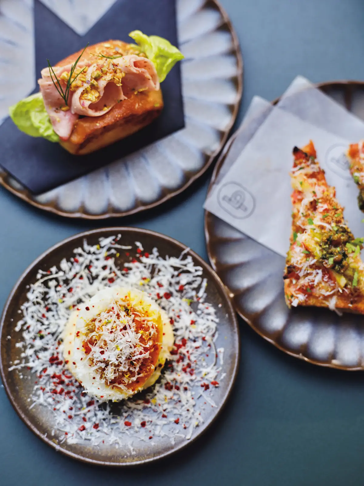 イタリアンらしく、セ イボリーではズワイ蟹 のピッツェッテも味わ える。￥6,000（別途サ ービス料15％）