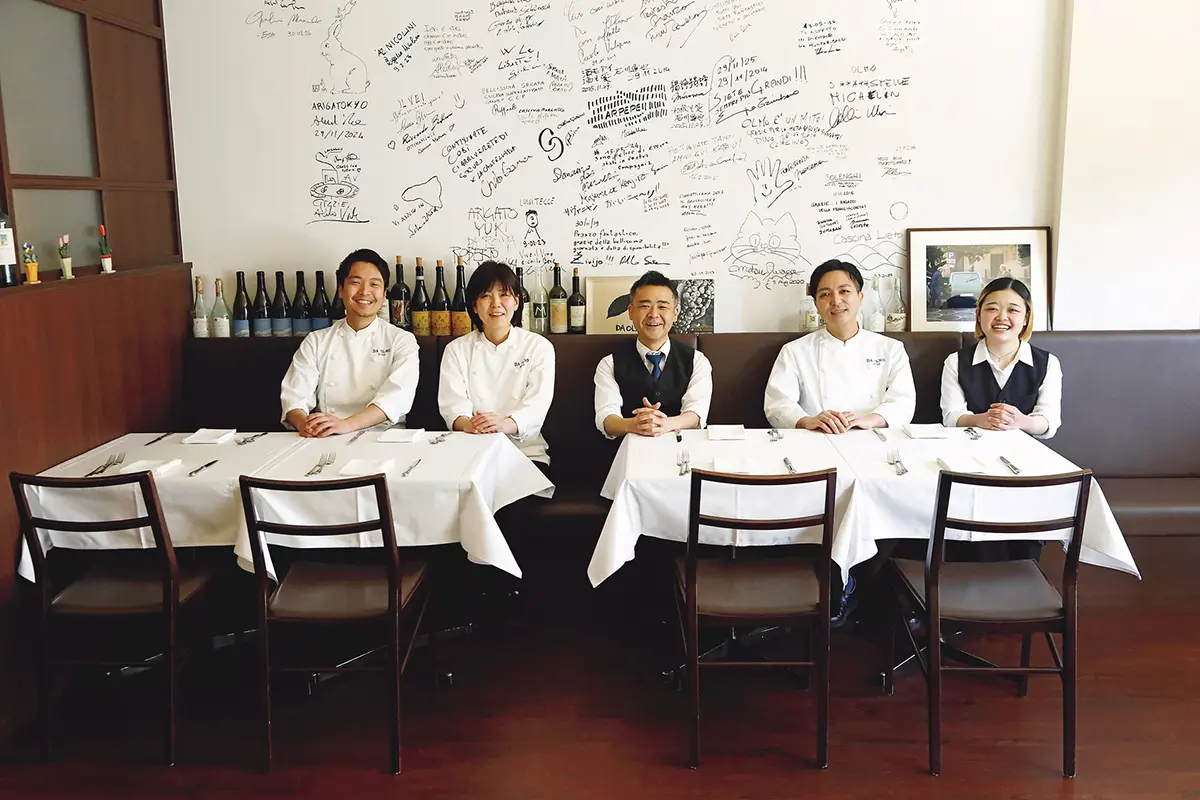 中央が原品さん、右隣が奥野木シェフ