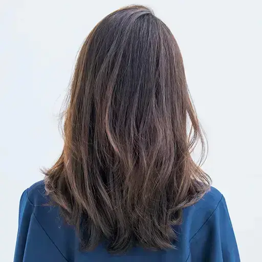 前髪が黄金バランスのカギ！“美人印象ロング”