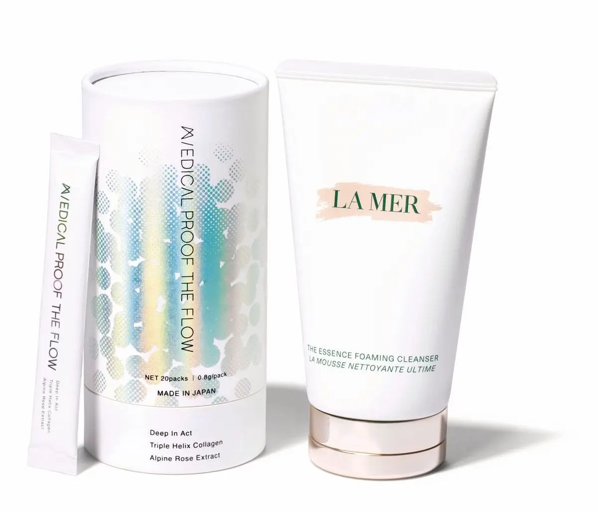 白いチューブ型の洗顔料「La Mer ザ エッセンス foaming cleanser」と、同ブランドの洗顔料20個入りパックが置かれている写真。パックには「MEDICAL PROOF THE FLOW」の文字と、成分名が記載されている。
