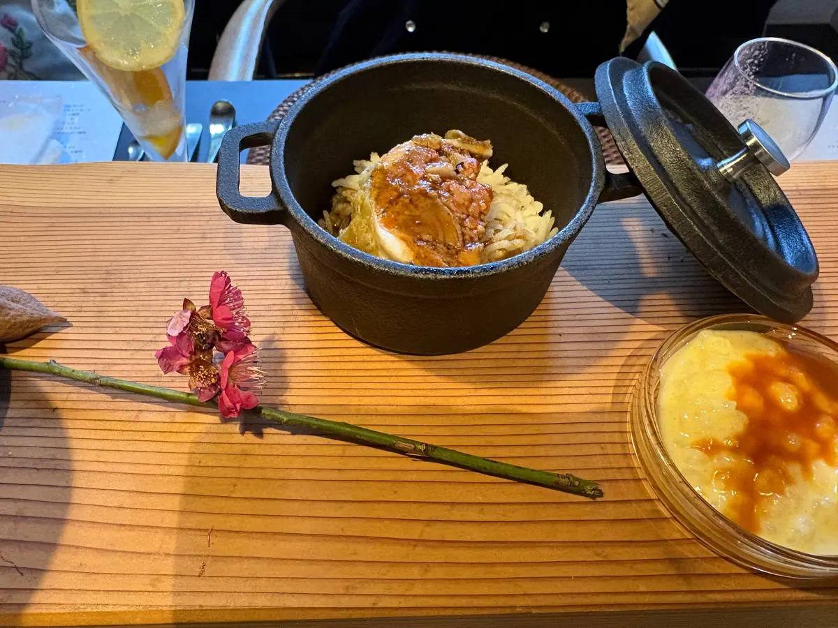 こちらも猪を使ったお料理、お米といただきました。