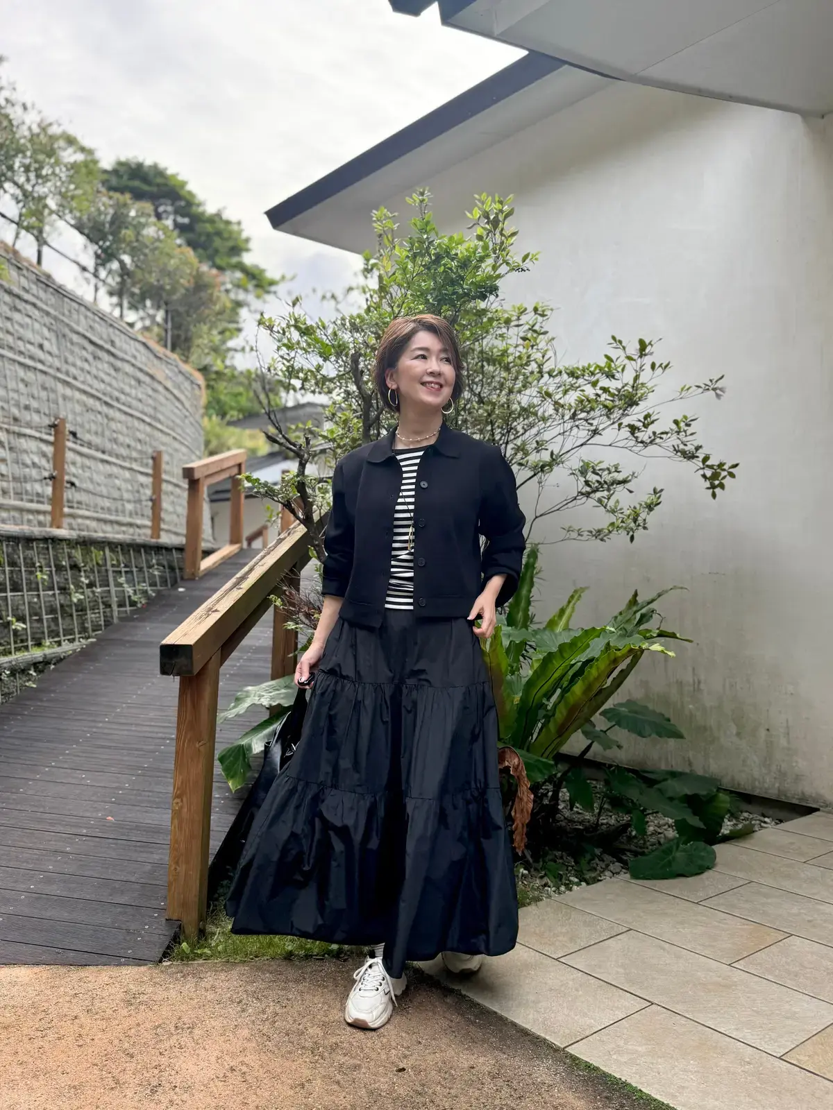 根本有加里さん　カーディガン