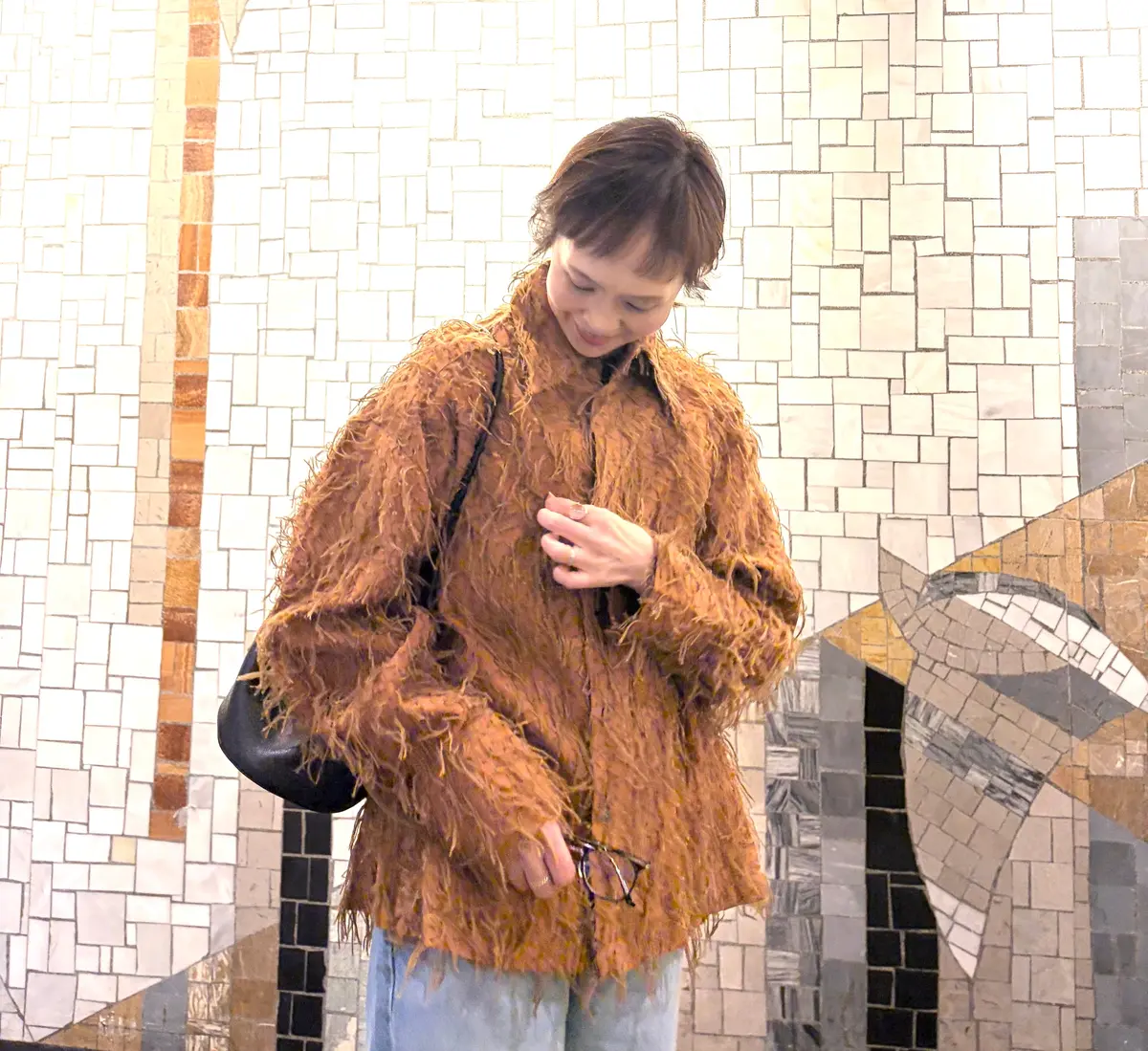 フリンジ　50代ファッション　アラフィフファッション　カジュアル　カジュアルコーデ　大人カジュアル　jマダムのおしゃれ　洒落見え